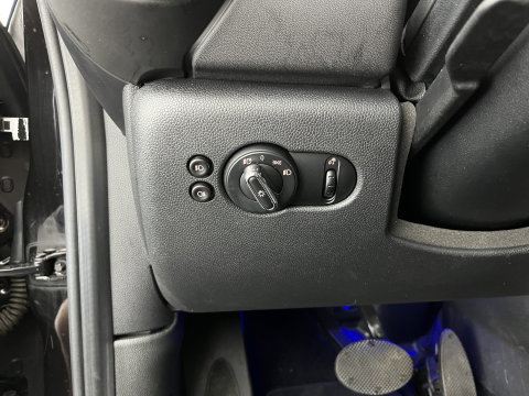 MINI Electric Yours 33 kWh [ 3-Fase ] {SOH-97%} (INCL-BTW) Aut. *HEATPUMP | PANO | LEATHER | DIGI-COCKPIT | HEAD-UP | FULL-LED | NAVI-FULLMAP | HEATED-SPORTSEATS | DAB | CRUISE | HARMAN/KARDON | CAMERA | KEYLESS | AMBIENTLIGHT | 17"ALU*