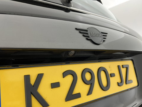 MINI Electric Yours 33 kWh [ 3-Fase ] {SOH-97%} (INCL-BTW) Aut. *HEATPUMP | PANO | LEATHER | DIGI-COCKPIT | HEAD-UP | FULL-LED | NAVI-FULLMAP | HEATED-SPORTSEATS | DAB | CRUISE | HARMAN/KARDON | CAMERA | KEYLESS | AMBIENTLIGHT | 17"ALU*