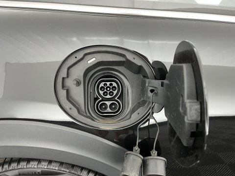 MINI Electric Yours 33 kWh [ 3-Fase ] {SOH-97%} (INCL-BTW) Aut. *HEATPUMP | PANO | LEATHER | DIGI-COCKPIT | HEAD-UP | FULL-LED | NAVI-FULLMAP | HEATED-SPORTSEATS | DAB | CRUISE | HARMAN/KARDON | CAMERA | KEYLESS | AMBIENTLIGHT | 17"ALU*