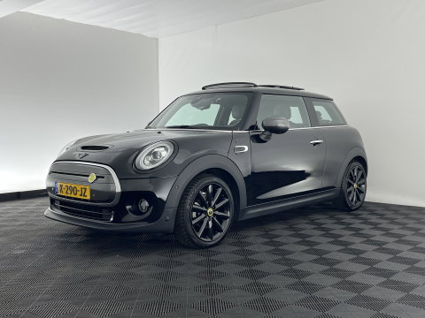 MINI Electric Yours 33 kWh [ 3-Fase ] {SOH-97%} (INCL-BTW) Aut. *HEATPUMP | PANO | LEATHER | DIGI-COCKPIT | HEAD-UP | FULL-LED | NAVI-FULLMAP | HEATED-SPORTSEATS | DAB | CRUISE | HARMAN/KARDON | CAMERA | KEYLESS | AMBIENTLIGHT | 17"ALU*