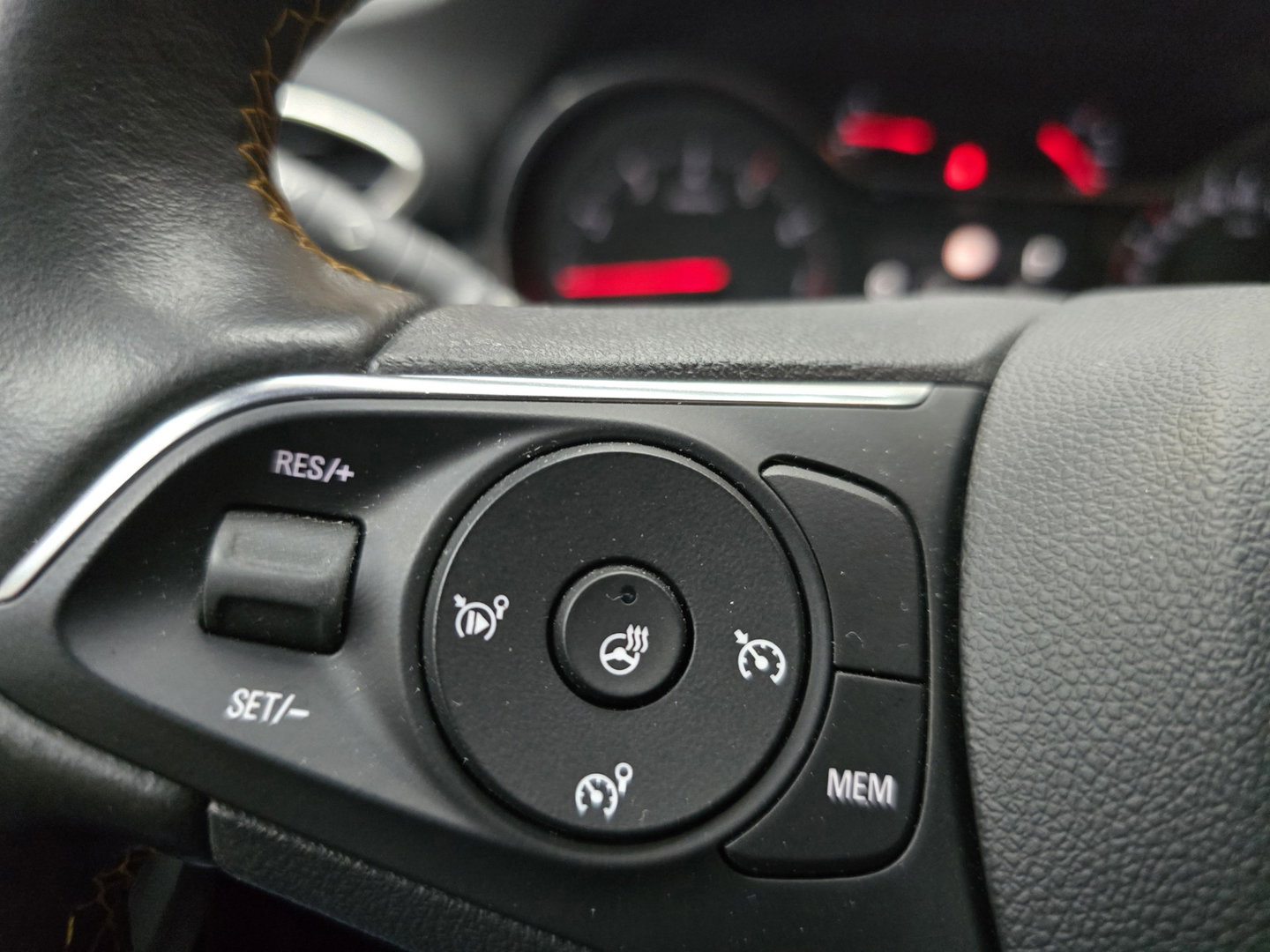 Opel Crossland X 1.2 Turbo Innovation PDC Navi Clima Cruise 360 17"LM