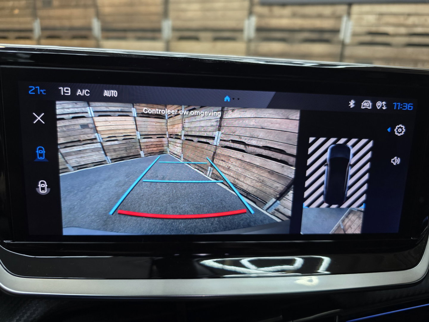 Peugeot e-2008 EV GT 54 kWh 360 navi carplay clima cruise 17"LM