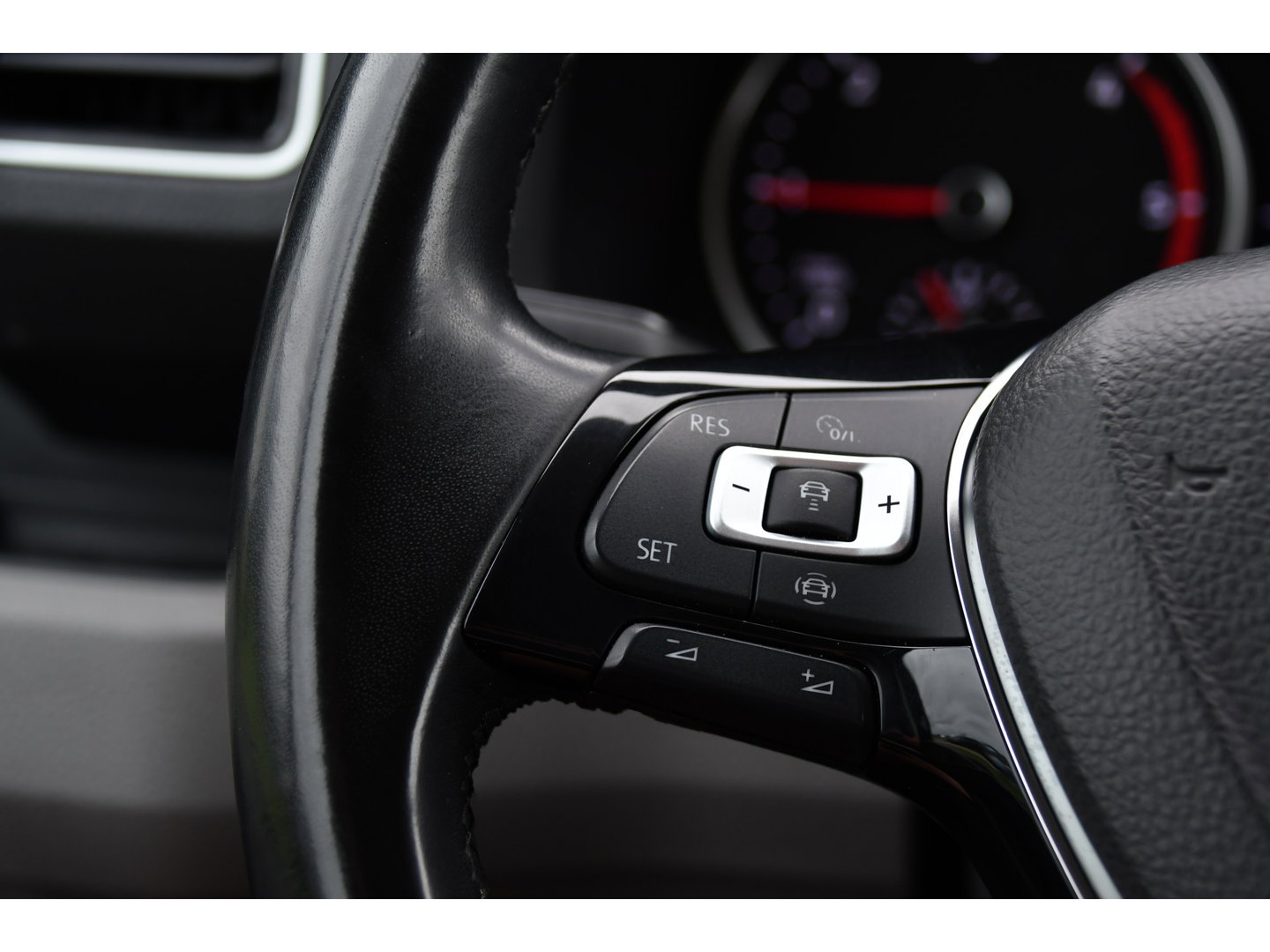 MAN TGE 3.180 35 2.0 L3H3 Black Edition Full Options! Adaptieve Cruise, Camera, Carplay, LED, Dodehoek, 177pk, Trekhaak, Clima, Stoelverwarming, Automaat, Uniek!
