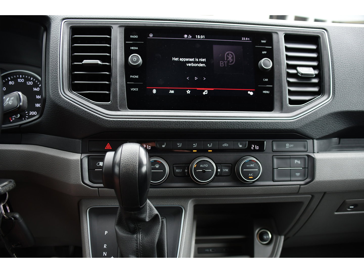MAN TGE 3.180 35 2.0 L3H3 Black Edition Full Options! Adaptieve Cruise, Camera, Carplay, LED, Dodehoek, 177pk, Trekhaak, Clima, Stoelverwarming, Automaat, Uniek!