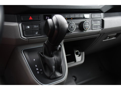 MAN TGE 3.180 35 2.0 L3H3 Black Edition Full Options! Adaptieve Cruise, Camera, Carplay, LED, Dodehoek, 177pk, Trekhaak, Clima, Stoelverwarming, Automaat, Uniek!
