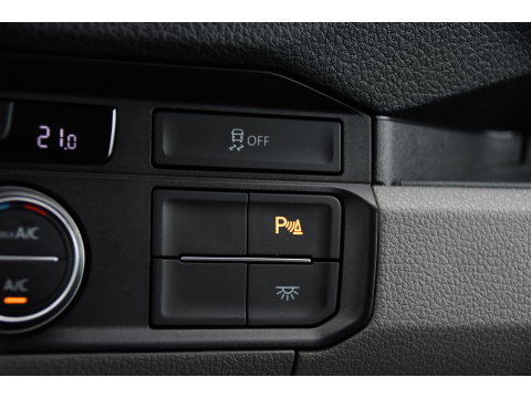 MAN TGE 3.180 35 2.0 L3H3 Black Edition Full Options! Adaptieve Cruise, Camera, Carplay, LED, Dodehoek, 177pk, Trekhaak, Clima, Stoelverwarming, Automaat, Uniek!