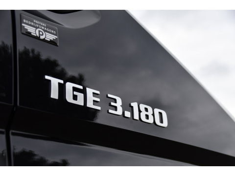 MAN TGE 3.180 35 2.0 L3H3 Black Edition Full Options! Adaptieve Cruise, Camera, Carplay, LED, Dodehoek, 177pk, Trekhaak, Clima, Stoelverwarming, Automaat, Uniek!