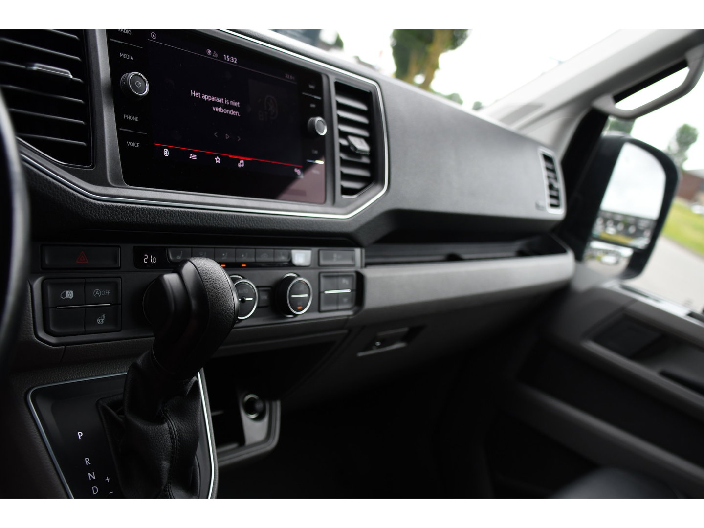 MAN TGE 3.180 35 2.0 L3H3 Black Edition Full Options! Adaptieve Cruise, Camera, Carplay, LED, Dodehoek, 177pk, Trekhaak, Clima, Stoelverwarming, Automaat, Uniek!