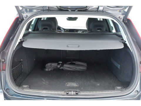 Volvo V60 2.0 T5 Momentum | Trekhaak | Leer | Adap. Cruise | Blis | standkachel | Stoel + stuurverw. |