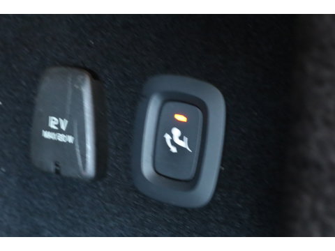 Volvo V60 2.0 T5 Momentum | Trekhaak | Leer | Adap. Cruise | Blis | standkachel | Stoel + stuurverw. |