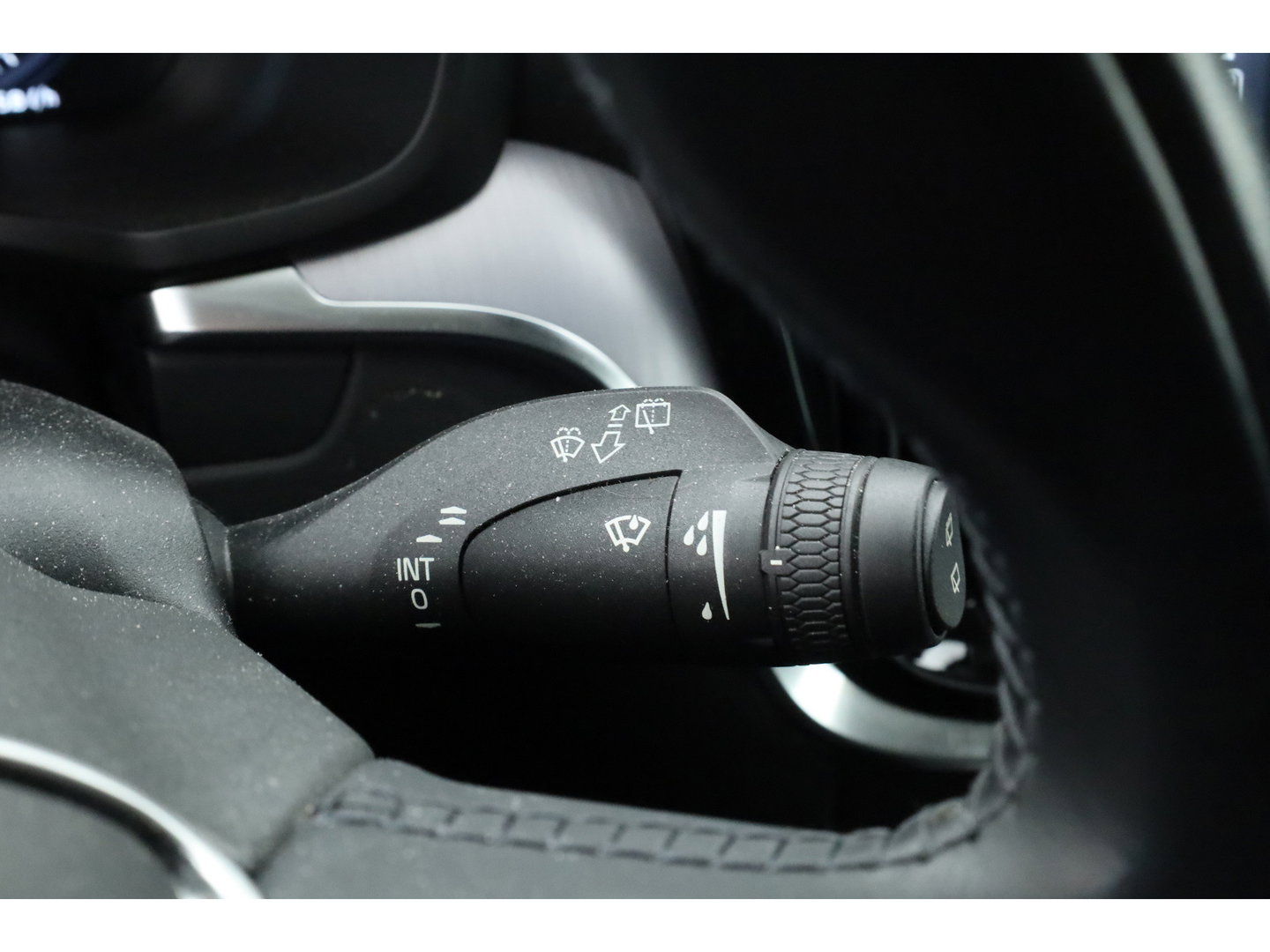 Volvo V60 2.0 T5 Momentum | Trekhaak | Leer | Adap. Cruise | Blis | standkachel | Stoel + stuurverw. |
