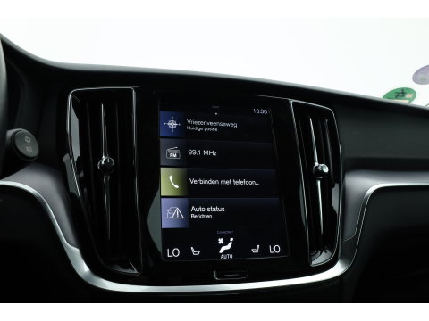 Volvo V60 2.0 T5 Momentum | Trekhaak | Leer | Adap. Cruise | Blis | standkachel | Stoel + stuurverw. |