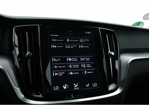 Volvo V60 2.0 T5 Momentum | Trekhaak | Leer | Adap. Cruise | Blis | standkachel | Stoel + stuurverw. |