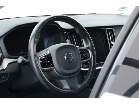 Volvo V60 2.0 T5 Momentum | Trekhaak | Leer | Adap. Cruise | Blis | standkachel | Stoel + stuurverw. |