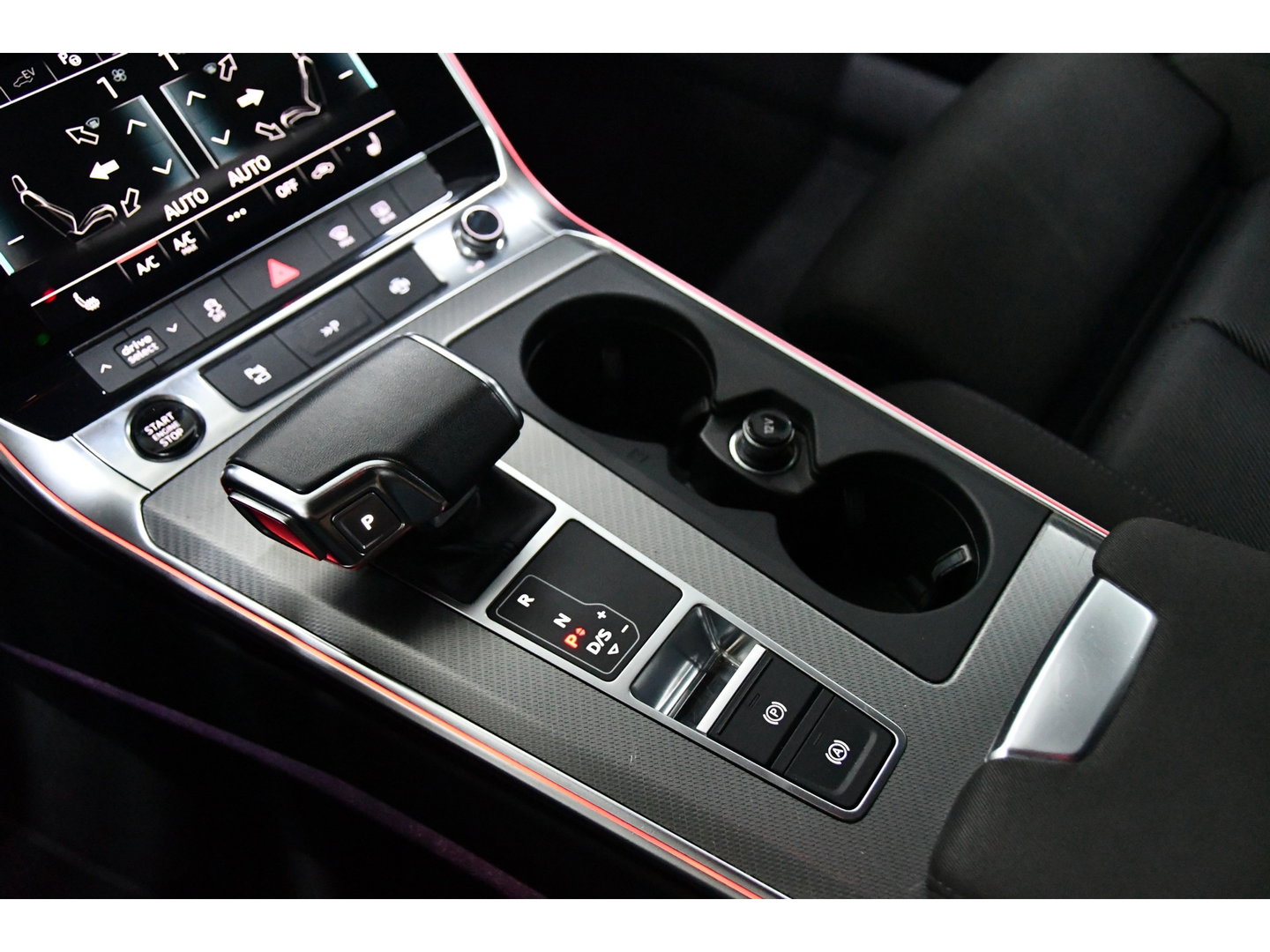 Audi A6 Avant 50 TFSIe quattro S-line, Pano, HUD, Full options