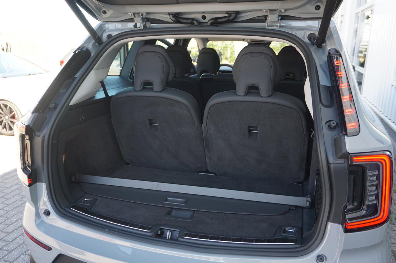 Volvo EX90