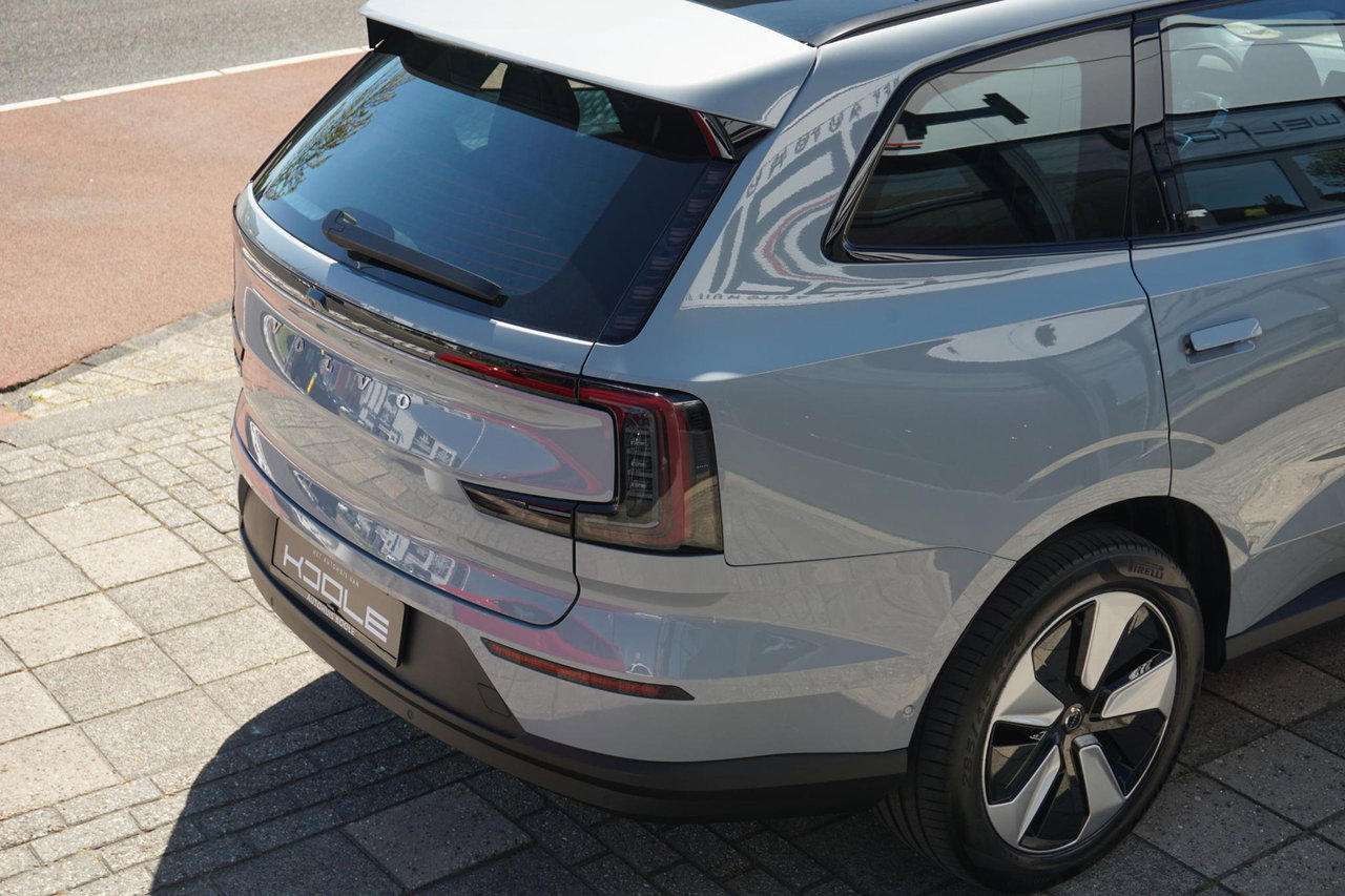 Volvo EX90