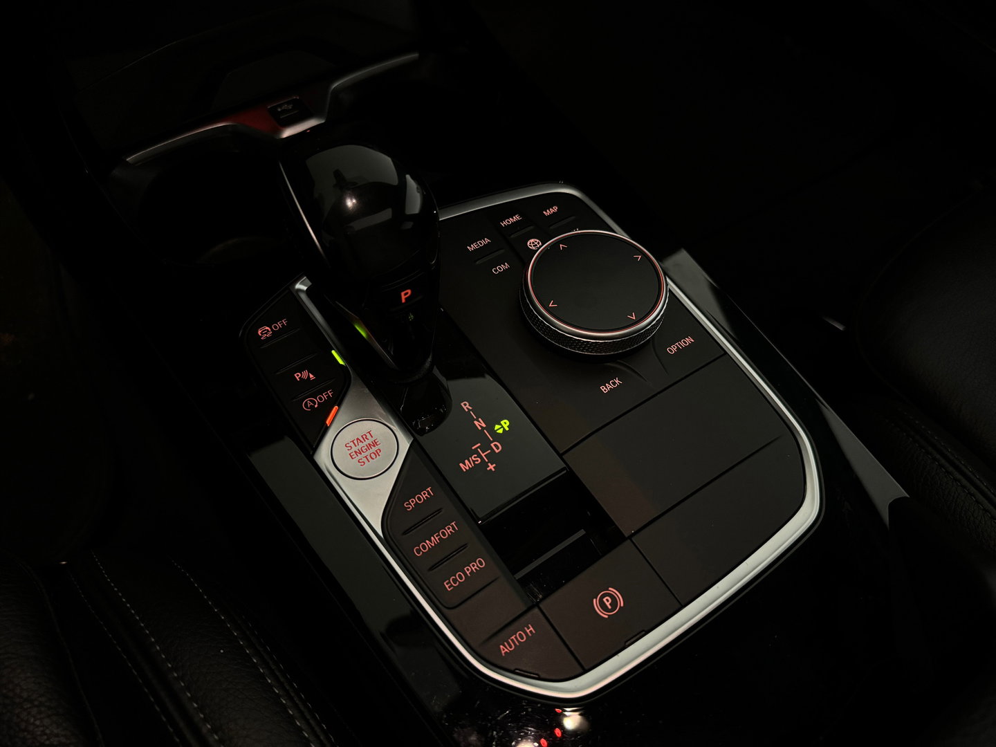 BMW 1-serie M135i xDrive High Executive Pano|Leer|HuD|HK|BTW