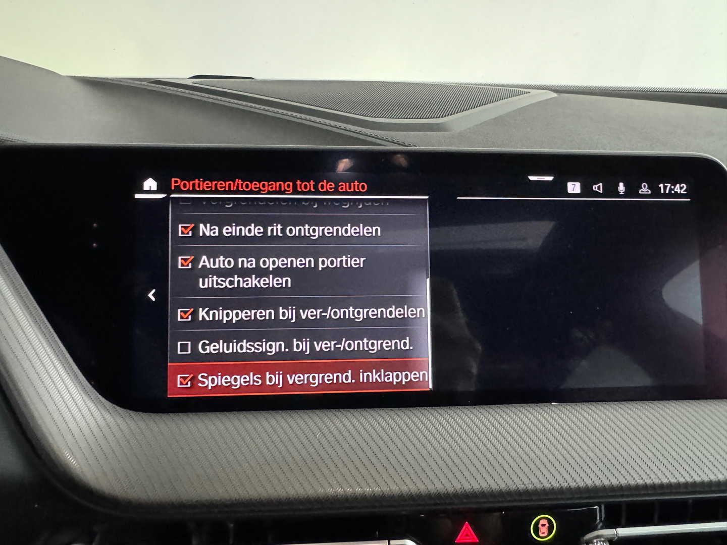 BMW 1-serie M135i xDrive High Executive Pano|Leer|HuD|HK|BTW