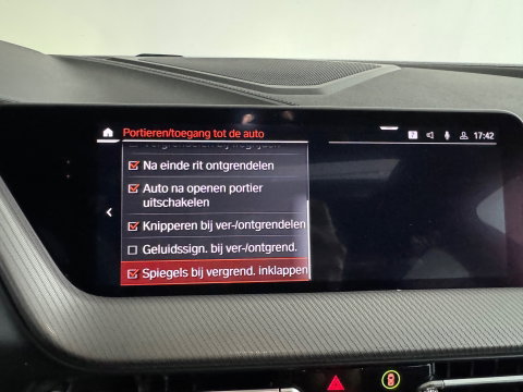 BMW 1-serie M135i xDrive High Executive Pano|Leer|HuD|HK|BTW