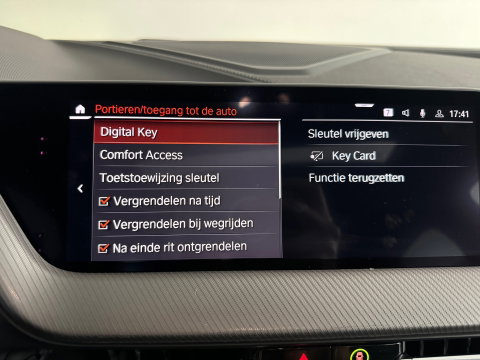 BMW 1-serie M135i xDrive High Executive Pano|Leer|HuD|HK|BTW