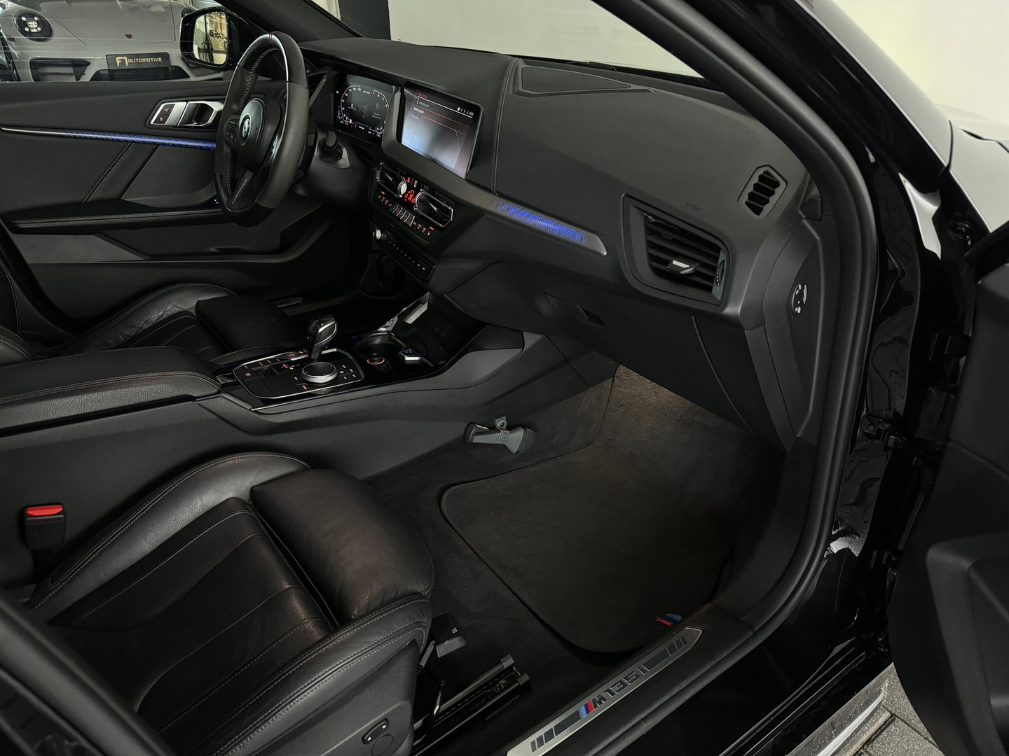 BMW 1-serie M135i xDrive High Executive Pano|Leer|HuD|HK|BTW