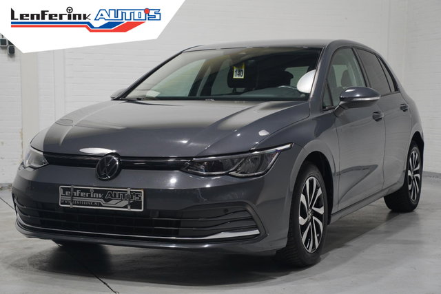 Volkswagen Golf - 2.0 TDI Life Navi PDC v+a Stoel-/stuurverwarming Apple Carplay Adaptive cruise