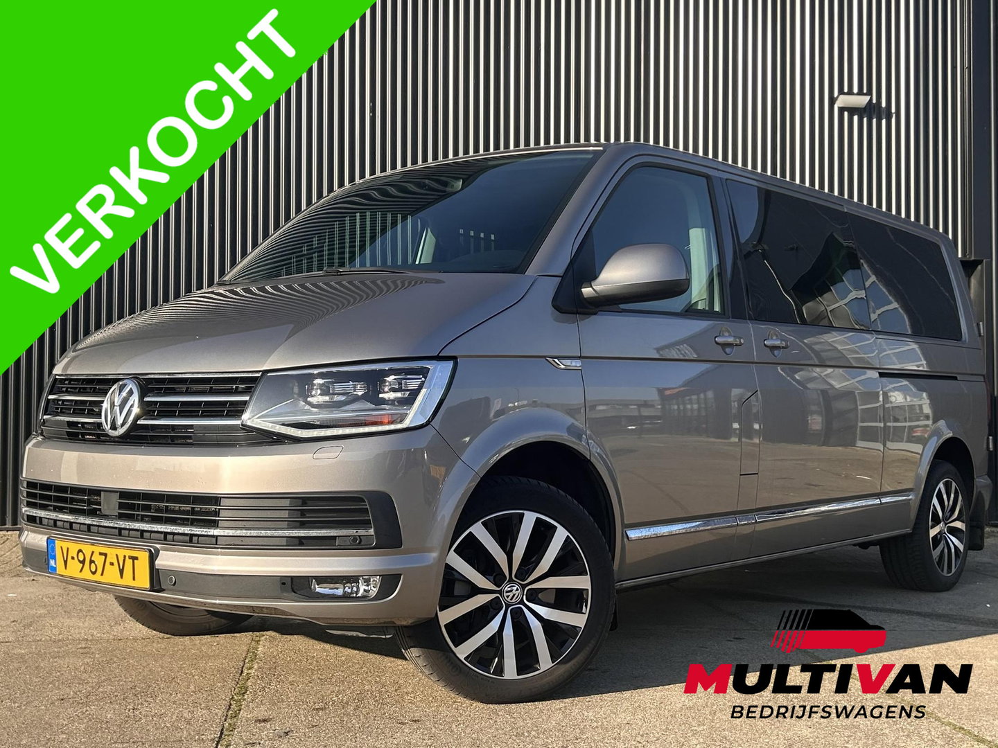 Volkswagen Caravelle 199PK L2H1 DC Highline Transporter BOM VOL | PANO | ELECTRISCHE SCHUIFDEUREN LINKS EN RECHTS | STANDKACHEL MET APP | LED