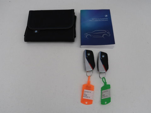 BMW X1 xDrive25e M Sport | SOH 93% | Head-Up | 360 Camera | Stoelverwarming | Trekhaak | Adaptive cruise | Leder/Alcantara | Keyless | Carplay | Side Assist | Adaptief LED | Sportstoelen | PHEV | Plug In