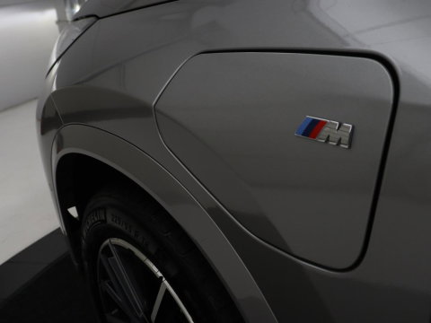 BMW X1 xDrive25e M Sport | SOH 93% | Head-Up | 360 Camera | Stoelverwarming | Trekhaak | Adaptive cruise | Leder/Alcantara | Keyless | Carplay | Side Assist | Adaptief LED | Sportstoelen | PHEV | Plug In