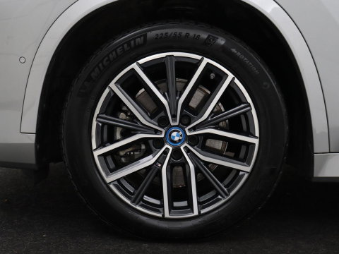 BMW X1 xDrive25e M Sport | SOH 93% | Head-Up | 360 Camera | Stoelverwarming | Trekhaak | Adaptive cruise | Leder/Alcantara | Keyless | Carplay | Side Assist | Adaptief LED | Sportstoelen | PHEV | Plug In