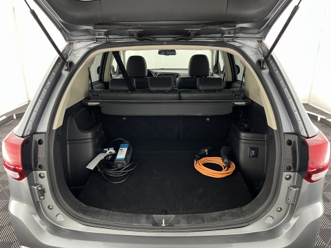 Mitsubishi Outlander 2.0 PHEV Business Edition Aut. *LEATHER-MICROFIBRE | NAVI-FULLMAP | CAMERA | KEYLESS | HEATED-SPORTSEATS | PRIVACY-GLASS | SHIFTPADDLES | ECC | PDC | CRUISE | TOWBAR | 16''ALU*