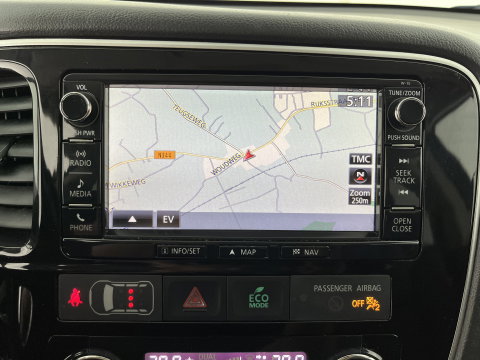 Mitsubishi Outlander 2.0 PHEV Business Edition Aut. *LEATHER-MICROFIBRE | NAVI-FULLMAP | CAMERA | KEYLESS | HEATED-SPORTSEATS | PRIVACY-GLASS | SHIFTPADDLES | ECC | PDC | CRUISE | TOWBAR | 16''ALU*