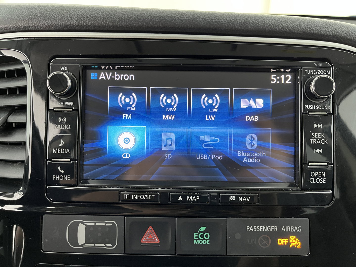 Mitsubishi Outlander 2.0 PHEV Business Edition Aut. *LEATHER-MICROFIBRE | NAVI-FULLMAP | CAMERA | KEYLESS | HEATED-SPORTSEATS | PRIVACY-GLASS | SHIFTPADDLES | ECC | PDC | CRUISE | TOWBAR | 16''ALU*