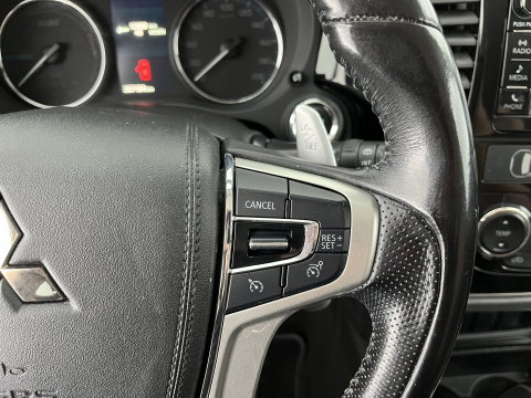 Mitsubishi Outlander 2.0 PHEV Business Edition Aut. *LEATHER-MICROFIBRE | NAVI-FULLMAP | CAMERA | KEYLESS | HEATED-SPORTSEATS | PRIVACY-GLASS | SHIFTPADDLES | ECC | PDC | CRUISE | TOWBAR | 16''ALU*