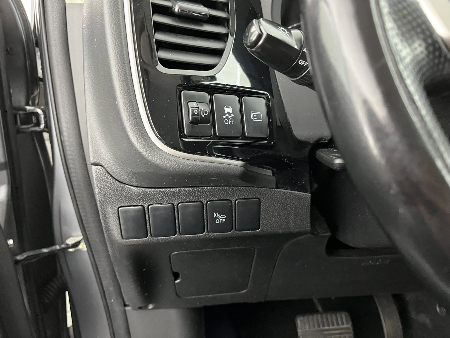 Mitsubishi Outlander 2.0 PHEV Business Edition Aut. *LEATHER-MICROFIBRE | NAVI-FULLMAP | CAMERA | KEYLESS | HEATED-SPORTSEATS | PRIVACY-GLASS | SHIFTPADDLES | ECC | PDC | CRUISE | TOWBAR | 16''ALU*
