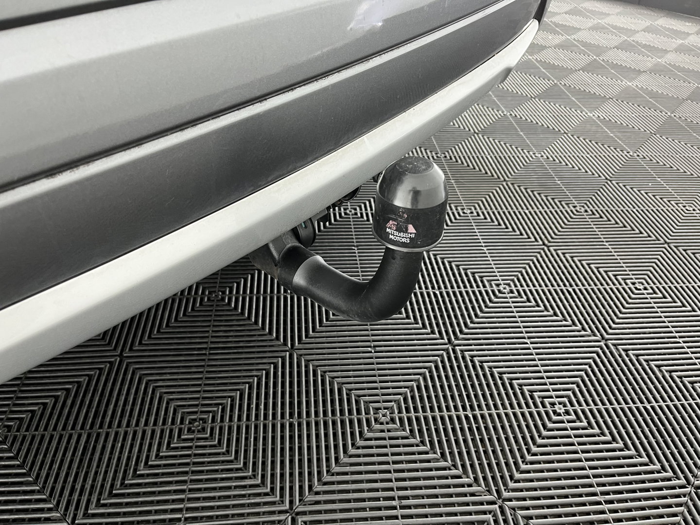 Mitsubishi Outlander 2.0 PHEV Business Edition Aut. *LEATHER-MICROFIBRE | NAVI-FULLMAP | CAMERA | KEYLESS | HEATED-SPORTSEATS | PRIVACY-GLASS | SHIFTPADDLES | ECC | PDC | CRUISE | TOWBAR | 16''ALU*