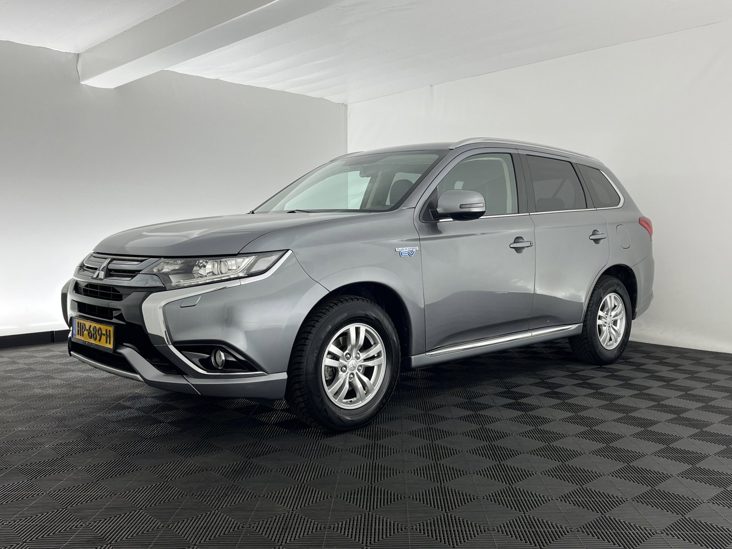 Mitsubishi Outlander 2.0 PHEV Business Edition Aut. *LEATHER-MICROFIBRE | NAVI-FULLMAP | CAMERA | KEYLESS | HEATED-SPORTSEATS | PRIVACY-GLASS | SHIFTPADDLES | ECC | PDC | CRUISE | TOWBAR | 16''ALU*