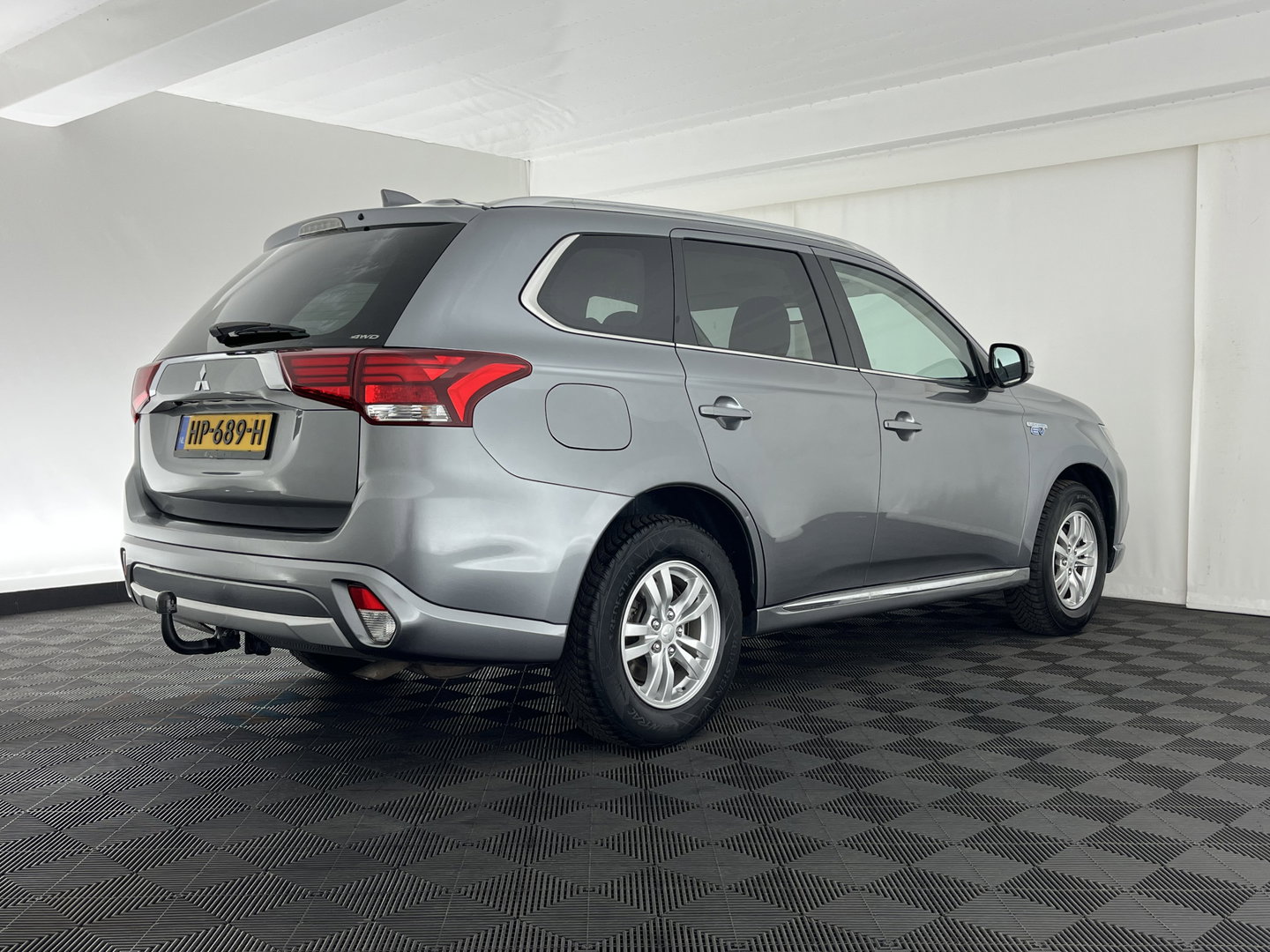 Mitsubishi Outlander 2.0 PHEV Business Edition Aut. *LEATHER-MICROFIBRE | NAVI-FULLMAP | CAMERA | KEYLESS | HEATED-SPORTSEATS | PRIVACY-GLASS | SHIFTPADDLES | ECC | PDC | CRUISE | TOWBAR | 16''ALU*
