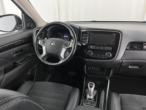 Mitsubishi Outlander 2.0 PHEV Business Edition Aut. *LEATHER-MICROFIBRE | NAVI-FULLMAP | CAMERA | KEYLESS | HEATED-SPORTSEATS | PRIVACY-GLASS | SHIFTPADDLES | ECC | PDC | CRUISE | TOWBAR | 16''ALU*