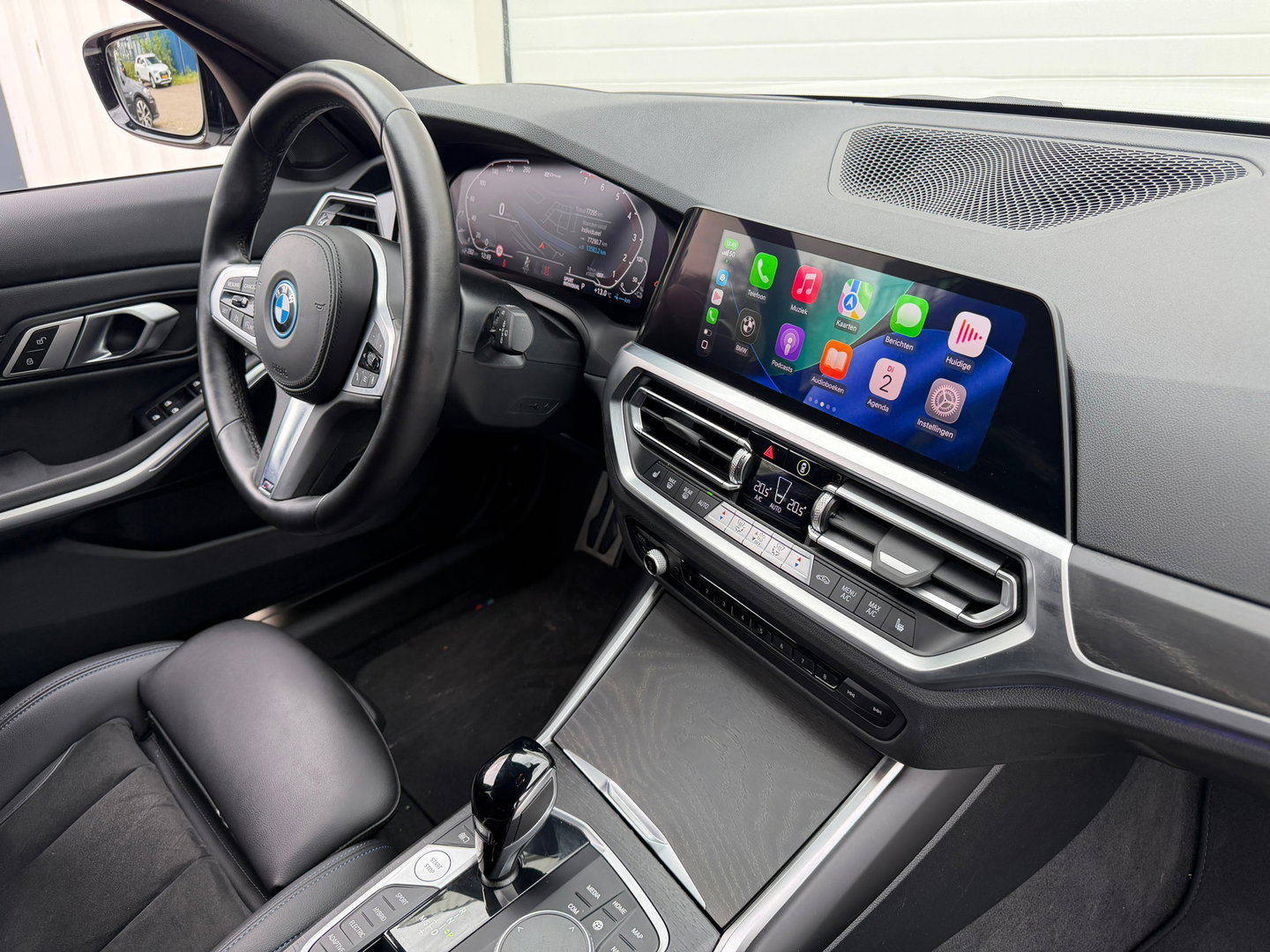 BMW 3 Serie Touring 320e xDrive M-Sport High Exe 205PK|ACC|Keyless|Carplay|Laser-Lights|Camera|