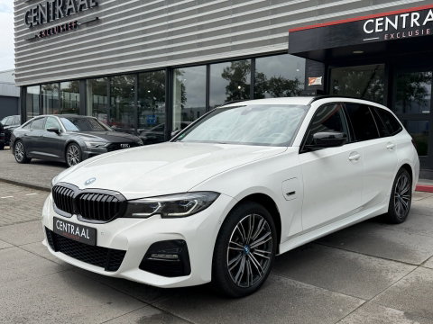 BMW 3 Serie Touring 320e xDrive M-Sport High Exe 205PK|ACC|Keyless|Carplay|Laser-Lights|Camera|
