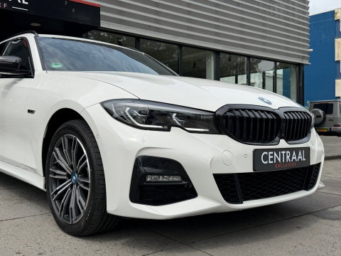 BMW 3 Serie Touring 320e xDrive M-Sport High Exe 205PK|ACC|Keyless|Carplay|Laser-Lights|Camera|