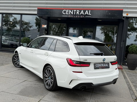 BMW 3 Serie Touring 320e xDrive M-Sport High Exe 205PK|ACC|Keyless|Carplay|Laser-Lights|Camera|