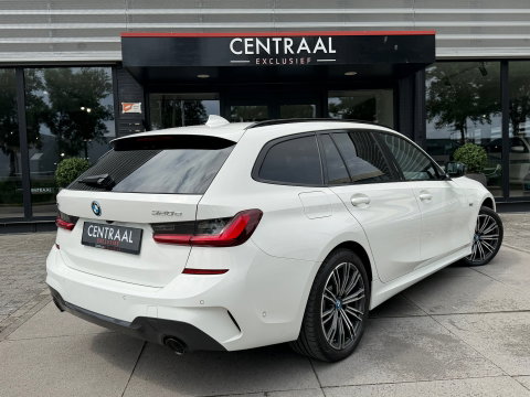 BMW 3 Serie Touring 320e xDrive M-Sport High Exe 205PK|ACC|Keyless|Carplay|Laser-Lights|Camera|