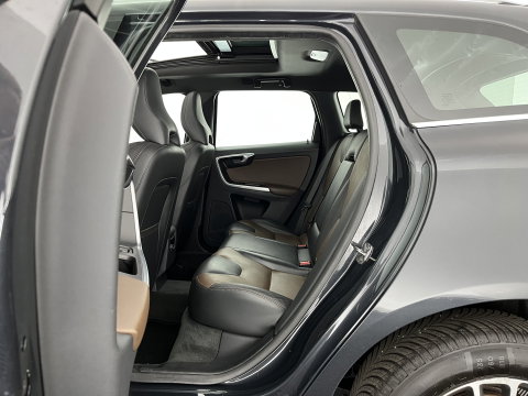 Volvo XC60 2.0 D4 FWD Summum Aut. *PANO | LEATHER | XENON | BLIS | MEMORY-PACK | CAMERA | SPORTSEATS | LANE-ASSIST |  ADAPTIVE-CRUISE | NAVI-FULLMAP | ECC | PDC | TOWBAR | 18''ALU *