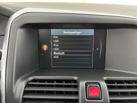 Volvo XC60 2.0 D4 FWD Summum Aut. *PANO | LEATHER | XENON | BLIS | MEMORY-PACK | CAMERA | SPORTSEATS | LANE-ASSIST |  ADAPTIVE-CRUISE | NAVI-FULLMAP | ECC | PDC | TOWBAR | 18''ALU *