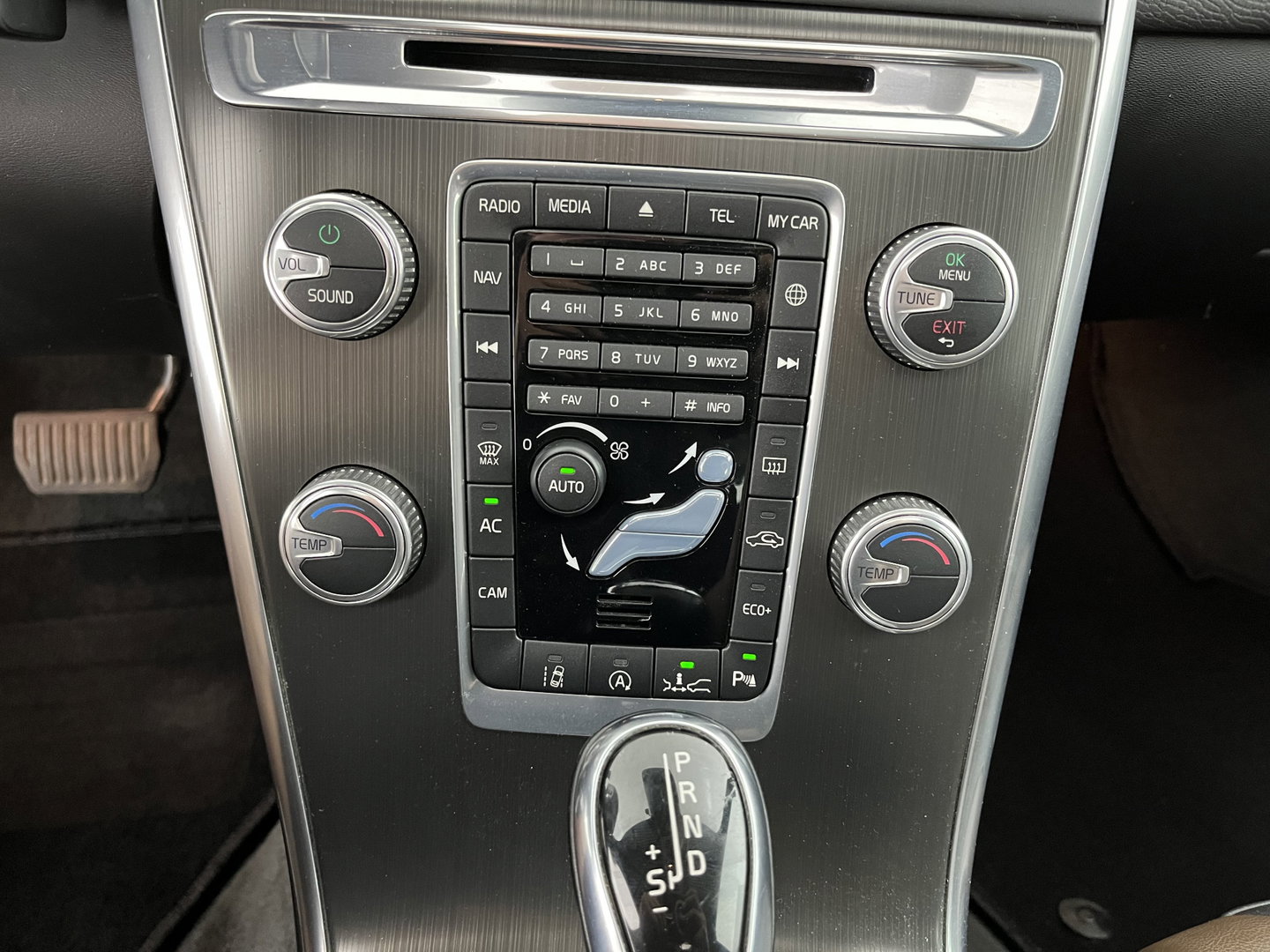 Volvo XC60 2.0 D4 FWD Summum Aut. *PANO | LEATHER | XENON | BLIS | MEMORY-PACK | CAMERA | SPORTSEATS | LANE-ASSIST |  ADAPTIVE-CRUISE | NAVI-FULLMAP | ECC | PDC | TOWBAR | 18''ALU *