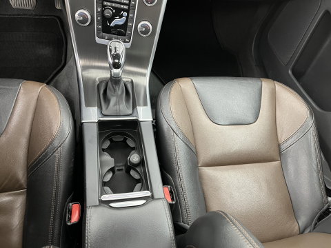 Volvo XC60 2.0 D4 FWD Summum Aut. *PANO | LEATHER | XENON | BLIS | MEMORY-PACK | CAMERA | SPORTSEATS | LANE-ASSIST |  ADAPTIVE-CRUISE | NAVI-FULLMAP | ECC | PDC | TOWBAR | 18''ALU *