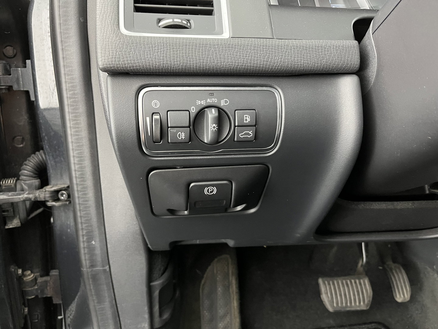 Volvo XC60 2.0 D4 FWD Summum Aut. *PANO | LEATHER | XENON | BLIS | MEMORY-PACK | CAMERA | SPORTSEATS | LANE-ASSIST |  ADAPTIVE-CRUISE | NAVI-FULLMAP | ECC | PDC | TOWBAR | 18''ALU *